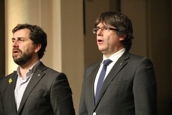 Toni Comín and Carles Puigdemont in an event in November 2017 (by Laura Pous)